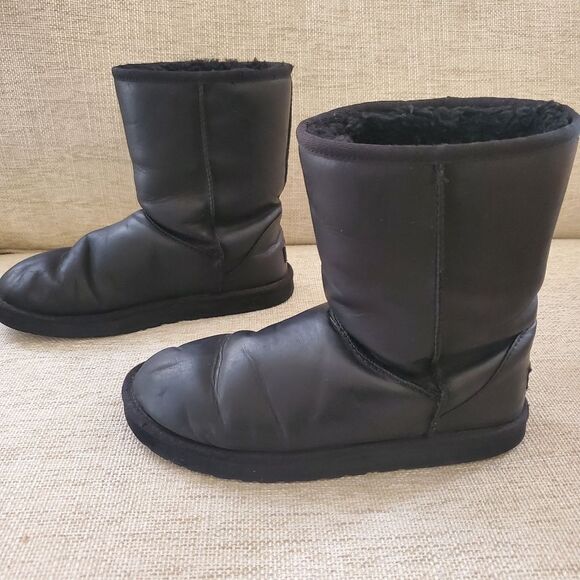 Ugg Leather Classic Short Water Resistant Boot Sz 10 - Picture 9 of 15
